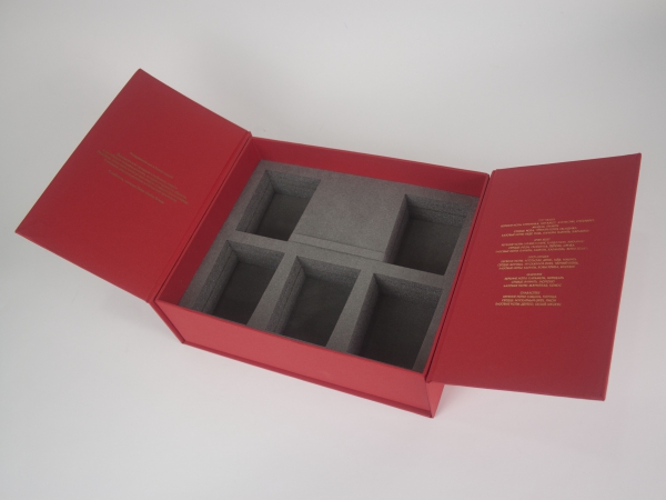 Коробка для свечей с ложементом из изолона с бархатом



