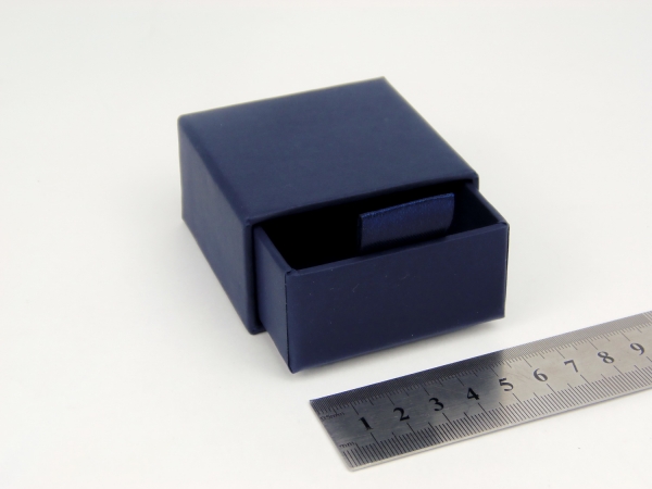 Размер 6х6х3 см Выдвижная коробка. Цвет темно-синий


