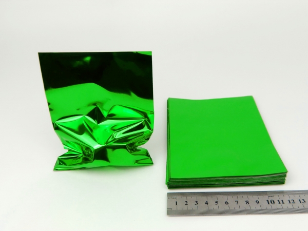 Размер 12Х17,5см. Пакетики для подарков однотонные. Цвет зеленый. Упаковка 50 шт
