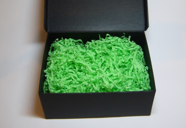 Цвет: зеленый. Бумажный наполнитель для коробок. Объем в распушенном виде 1 дм3 (1 литр). 












